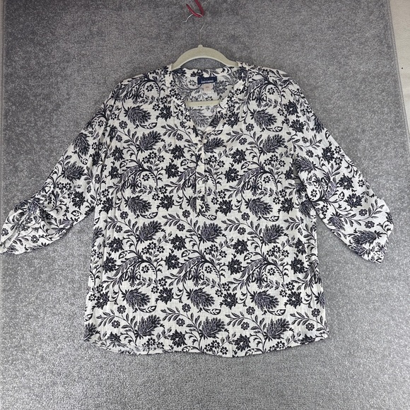 Basic Editions Tops - Basic Editions 3/4 Long Sleeve Blouse Shirt Top Black White Floral Womens L